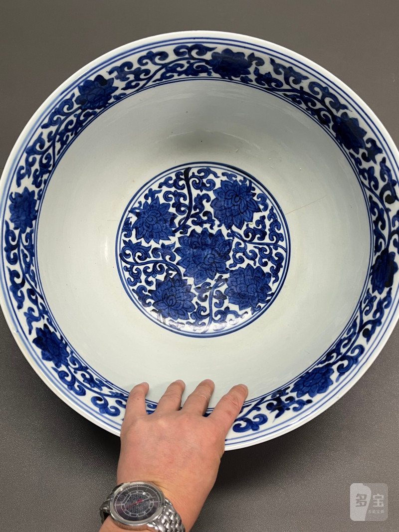 明嘉靖 青花缠枝莲纹大碗 - 图12